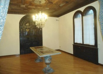 Stanza non arredata - Attico via Caprarie, Bologna (zona Centro Storico) - foto 32