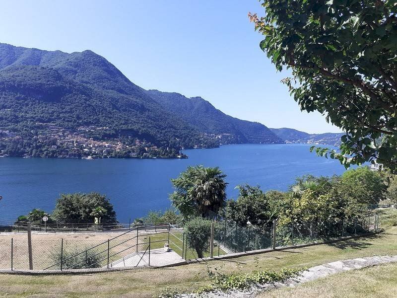 Vista - Three-room apartment Carate Urio - photo 1