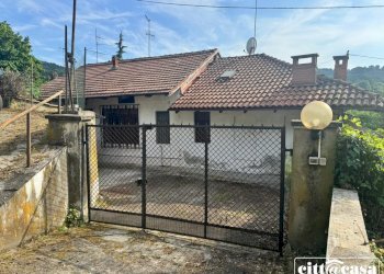 Semi-detached house Brozolo - photo 1