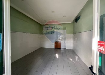 Locale Commerciale via Armando Diaz, Casoria - foto 2