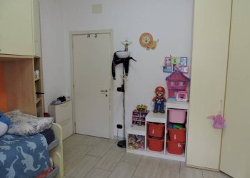 Camera da letto - Quadrilocale via Walter Fillak, Genova (zona Sampierdarena) - foto 14