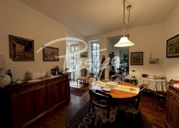 Salone - Villa via Cesare Bertagnini, La Spezia - foto 5