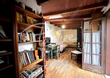 Stanza arredata - Villa via Cesare Bertagnini, La Spezia - foto 16