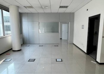 Interno non residenziale - Ufficio strada del Drosso, 33, Torino (zona Mirafiori Sud) - foto 4