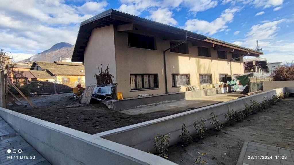 Facciata - Stable - Palace via Tonale, 4, Sondrio - photo 1