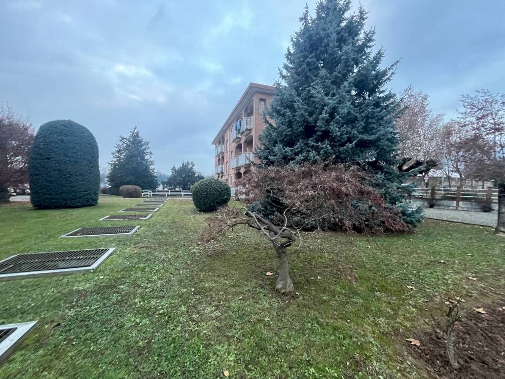 Giardino - Apartment via Valle d'Aosta, Biella - photo 1