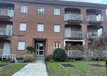 Facciata - Appartamento via Valle d'Aosta, Biella - foto 2