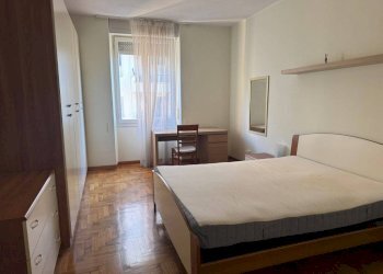 Camera da letto - Two-room apartment via Lucrino, 41, Roma - photo 5