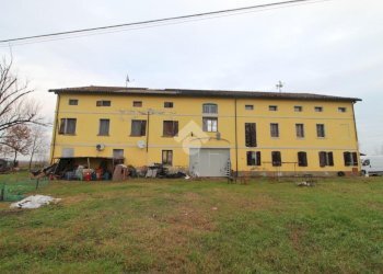 Casa indipendente Via Salvi, Bagnolo in Piano - foto 1