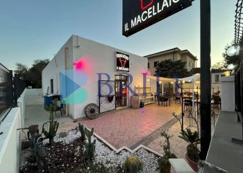 FRONTE LOCALE CON CORTILE DI PERTINENZA - Shop Corso Vittorio Veneto, Olbia - photo 1