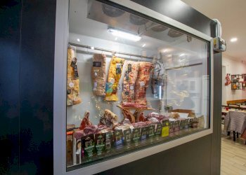 VETRINA CARNI - Shop Corso Vittorio Veneto, Olbia - photo 11