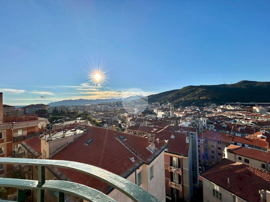 Appartamento Via Pippo Garibaldi, Savona (zona Villapiana) - foto 2
