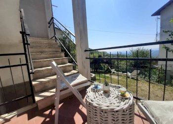 Balcone - Casa indipendente Frazione Piancastagna, 26, Ponzone - foto 4