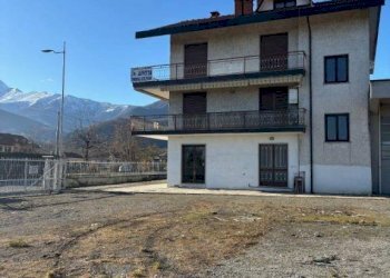 Facciata - Stabile - Palazzo via 1 Maggio, 161, Luserna San Giovanni - foto 3