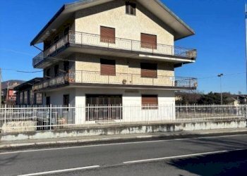 Facciata - Stabile - Palazzo via 1 Maggio, 161, Luserna San Giovanni - foto 7