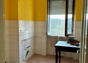 Stanza non arredata - Trilocale via Martiri della Libertà, Incisa Scapaccino - foto 3