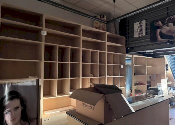 Shop VIA MAIOCCHI 13, Como - photo 1