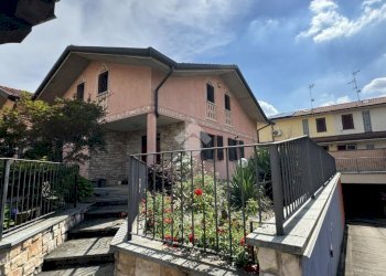 Portion of a house Via del Carroccio, Cambiago - photo 3