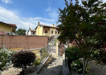 Portion of a house Via del Carroccio, Cambiago - photo 18