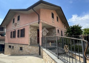 Portion of a house Via Del Carroccio, Cambiago - photo 1