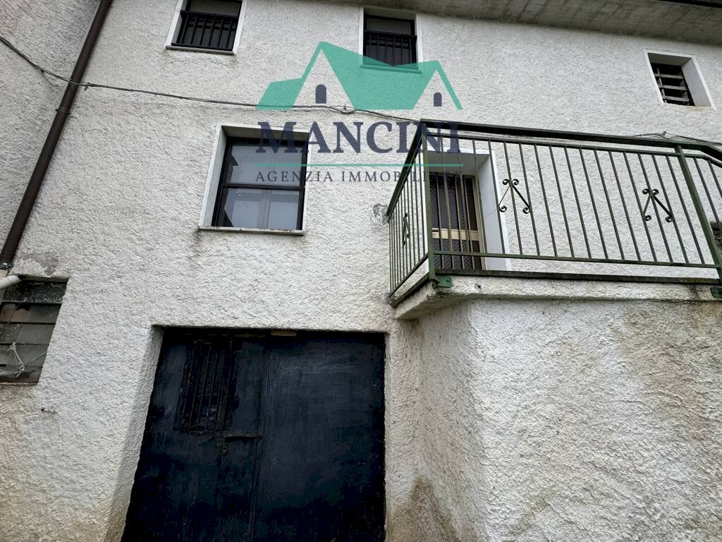 Casa indipendente FRAZIONE SAN GIOVANNI PRECIECCHIE, Fabriano - foto 3