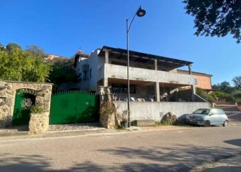 Facciata - Villa via Ozieri, Olbia - foto 3