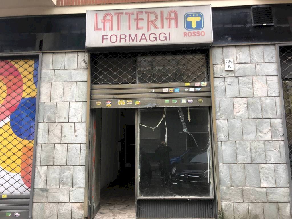 Facciata - Negozio via Giovanni Poggio, 35B, Torino - foto 1