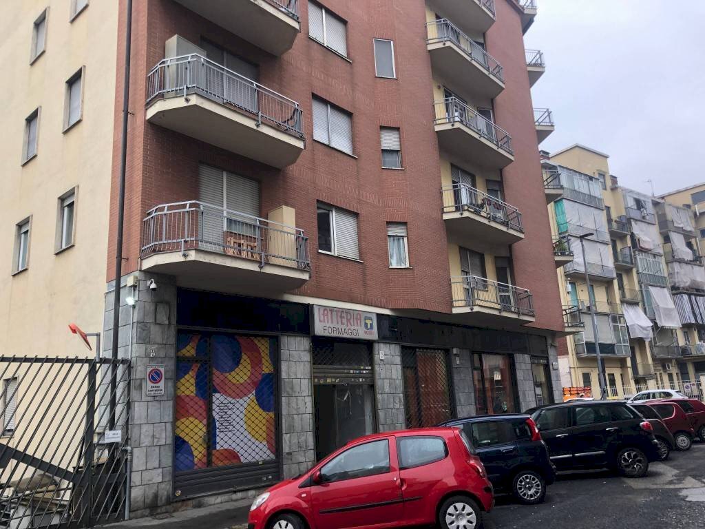 Facciata - Negozio via Giovanni Poggio, 35B, Torino - foto 1