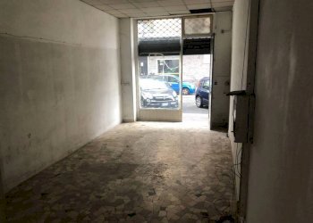 Interno non residenziale - Negozio via Giovanni Poggio, 35B, Torino - foto 18