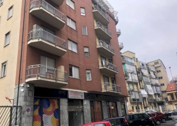 Facciata - Negozio via Giovanni Poggio, 35B, Torino - foto 4