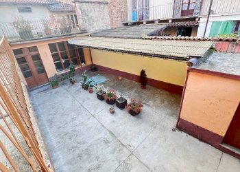 Cortile interno - Casa indipendente via Vincenzo Gioberti, 13, San Damiano d'Asti - foto 7
