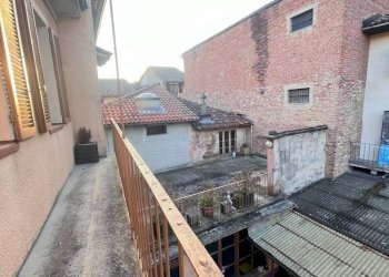 Cortile interno - Casa indipendente via Vincenzo Gioberti, 13, San Damiano d'Asti - foto 27