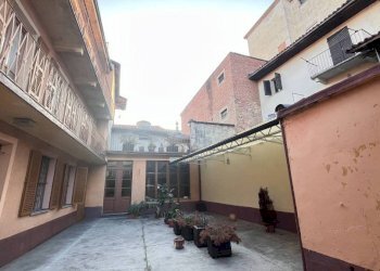 Cortile interno - Casa indipendente via Vincenzo Gioberti, 13, San Damiano d'Asti - foto 32