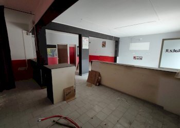 Negozio Via carrubella, Gravina di Catania - foto 1