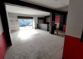 Negozio Via carrubella, Gravina di Catania - foto 2