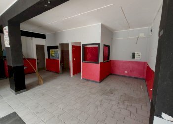 Negozio Via carrubella, Gravina di Catania - foto 4