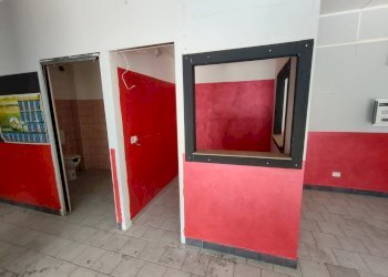 Negozio Via carrubella, Gravina di Catania - foto 5