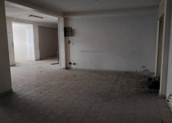 Negozio Via Carrubbella, Gravina di Catania - foto 3