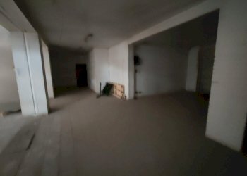 Negozio Via Carrubbella, Gravina di Catania - foto 6