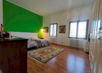 Independent house Occhiobello - photo 21