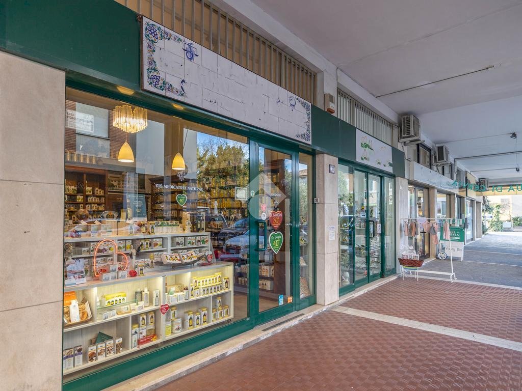 Shop Via Bertoni, Cervia - photo 1