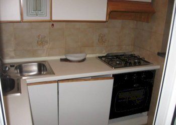 Cucina - Villa a Schiera viale Roma, 353, Massa - foto 1