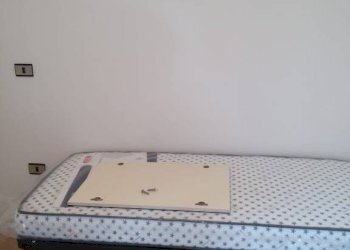 Camera da letto - Villa a Schiera viale Roma, 353, Massa - foto 10