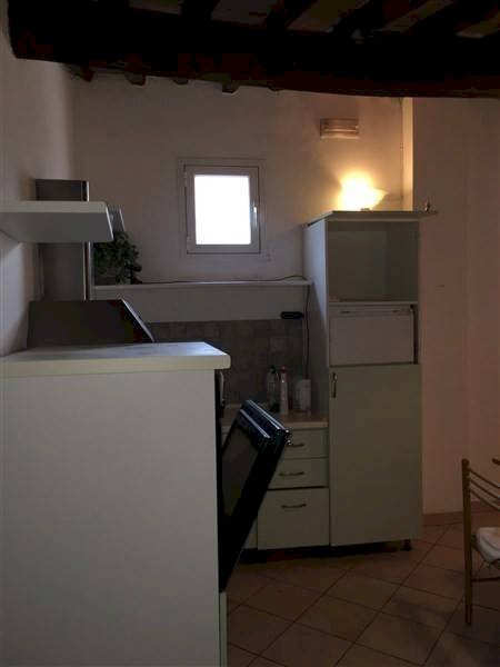 Cucina - Bilocale via Solferino, Carrara - foto 2
