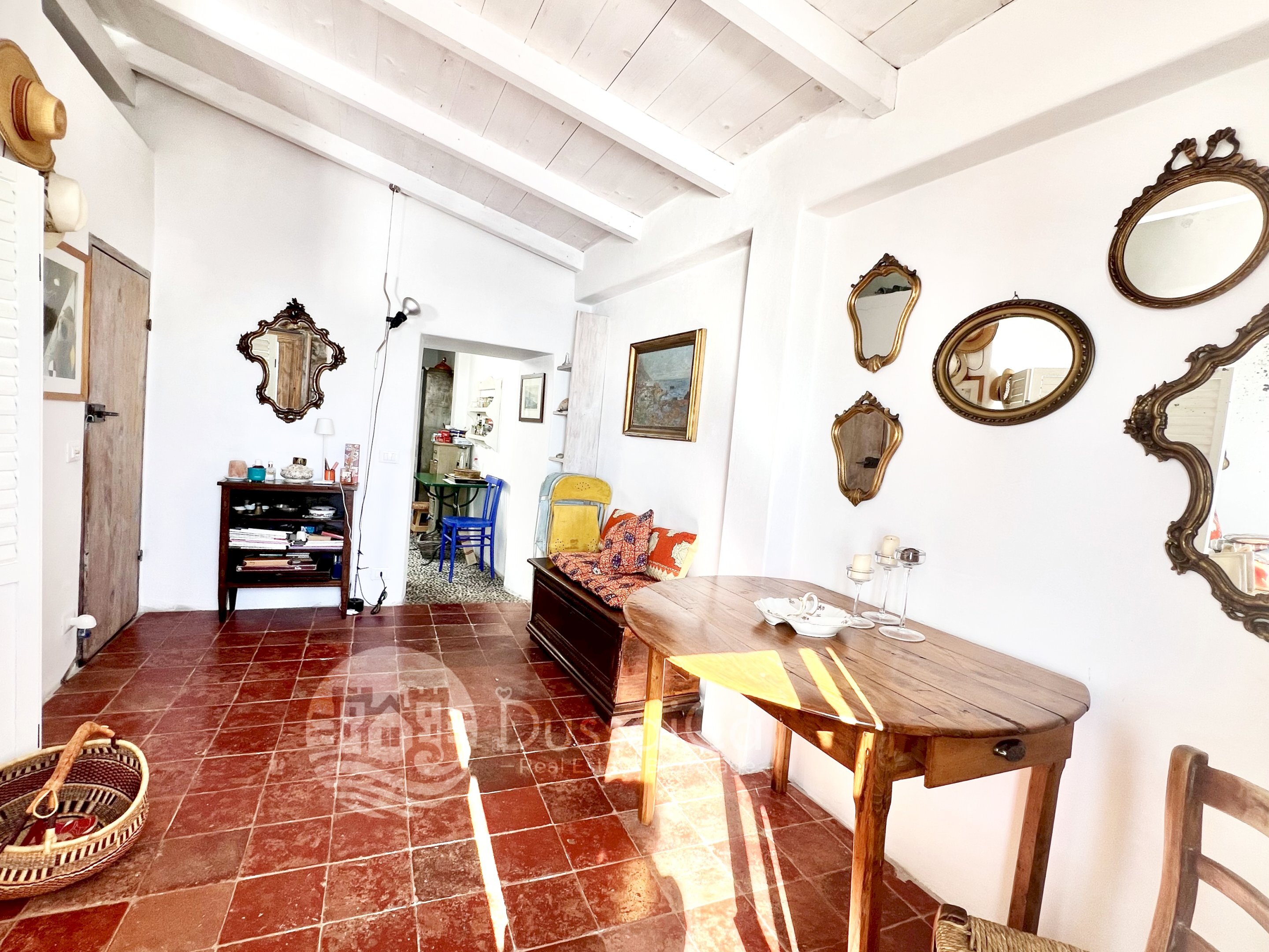 Casa indipendente Piazza Angeli Custodi, 3, frazione Grimaldi, Ventimiglia - foto 1