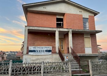 Casa indipendente Via Sant'Andrea, Fermo - foto 1