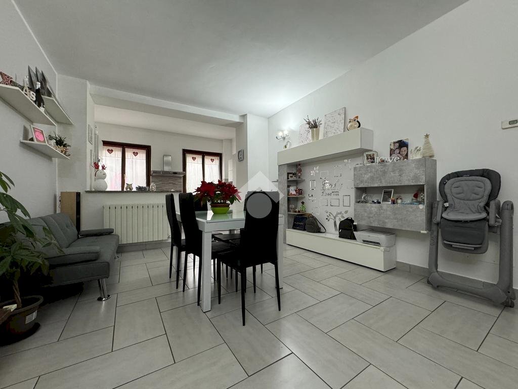 Casa semi indipendente Via G. Carducci, Cameri - foto 1