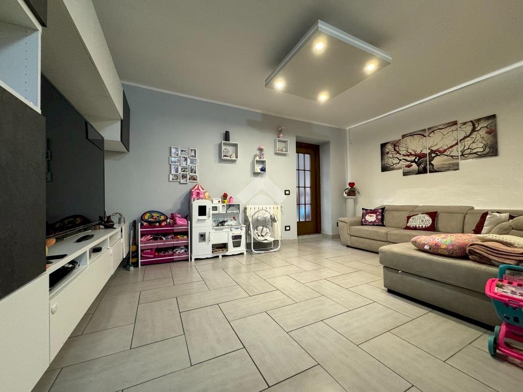 Casa semi indipendente Via G. Carducci, Cameri - foto 2