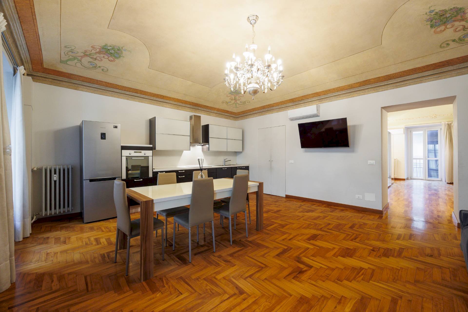 Four-room apartment Piazza Vittorio Veneto, Torino (neighborhood Centro) - photo 1