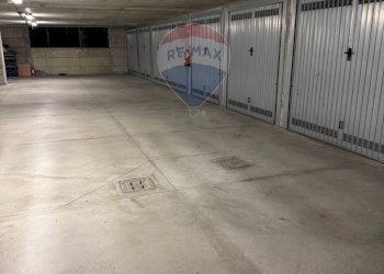 Box Lungolago di Calcinate, Varese (zona Calcinate del Pesce) - foto 5